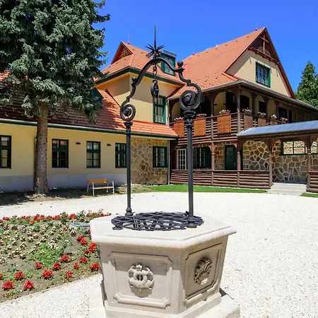 Klebelsberg Kastély Hotel