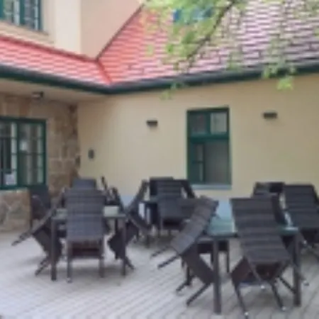 Klebelsberg Kastely Otel 4*
